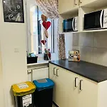 - Business & Workers Homestay